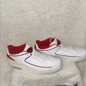 Mens Size 13 - Nike Air Jordan 2 Retro Low White Varsity Red  (309837-101)
